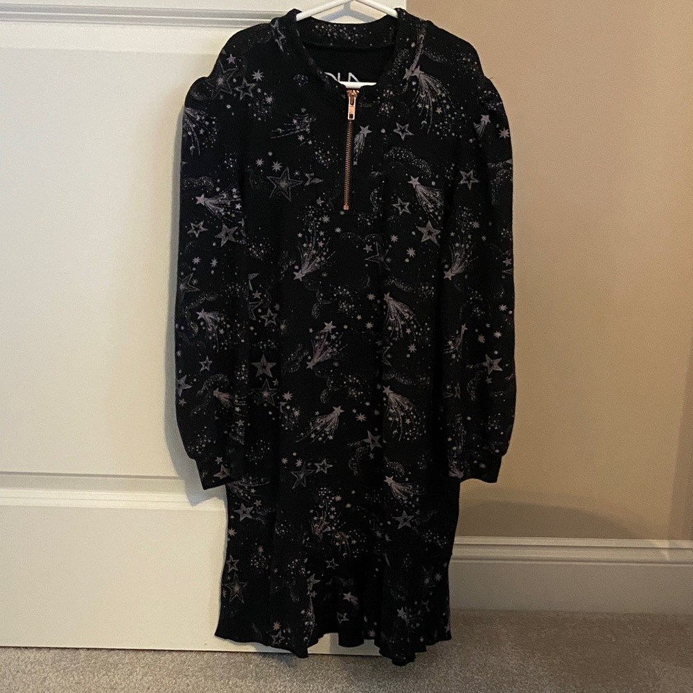 Chaser Black Garment with Star Patterns